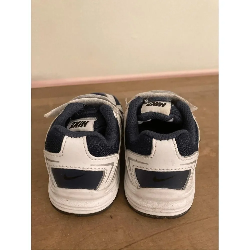 Nike size 5 baby toddler downshifted blue white sneakers shoes - Picture 4 of 7